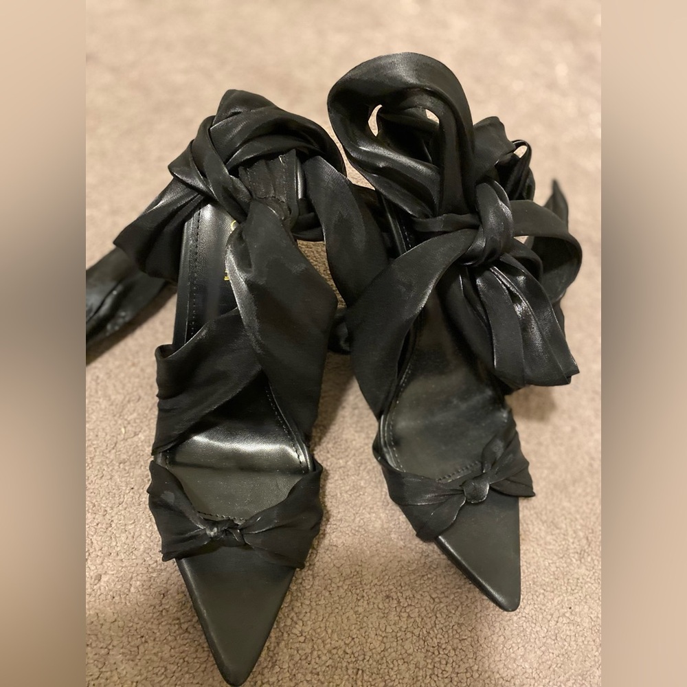 Classy blacks. Bow tie heels